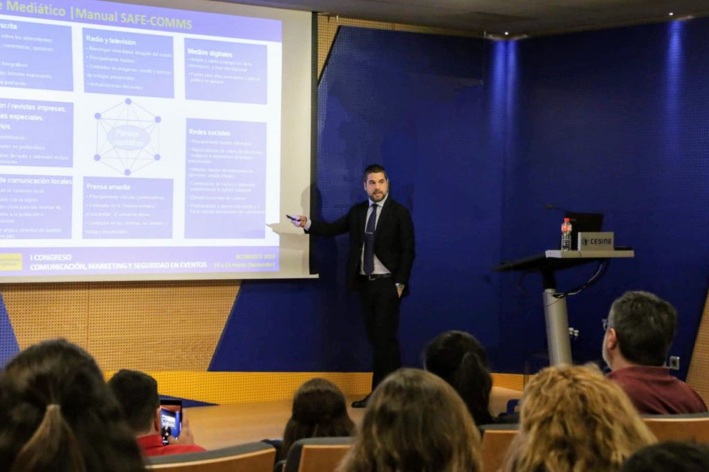 Carlos Moreno Clemente en un congreso